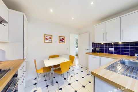 21 Aplin Road, Aylesbury, HP21 9BU