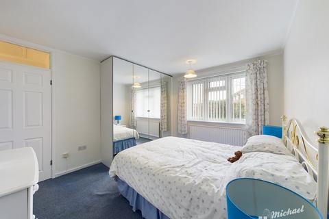 21 Aplin Road, Aylesbury, HP21 9BU