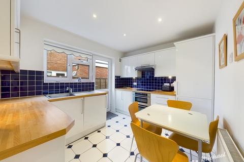 21 Aplin Road, Aylesbury, HP21 9BU