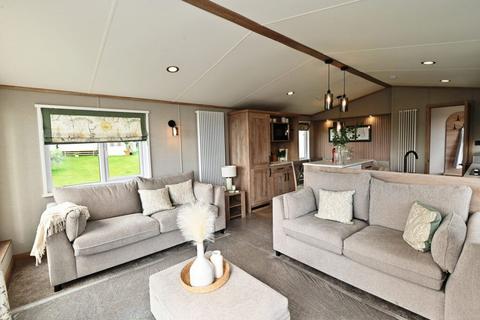 2 bedroom lodge for sale, Stixwould Road, Woodhall Spa Lincolnshire