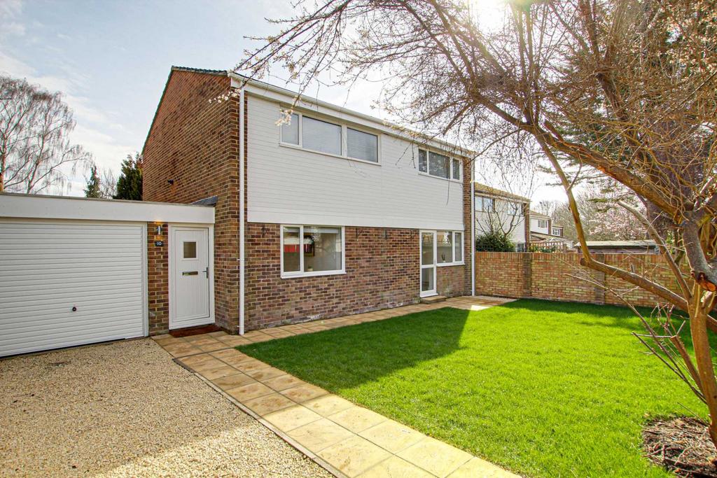 Fraser Avenue, Caversham Park Village, Reading 5 bed detached house for