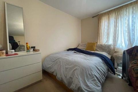 2 bedroom flat for sale - Odette Court, Station Road, Borehamwood, Hertfordshire, WD6 1GQ