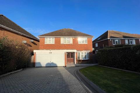 5 bedroom detached house to rent, Nicholas Road, Elstree