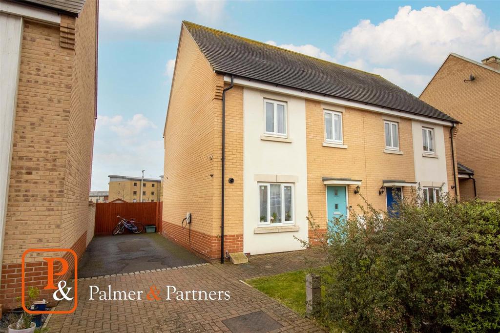 Kensington Road, Colchester, Essex, CO2 3 bed semidetached house for