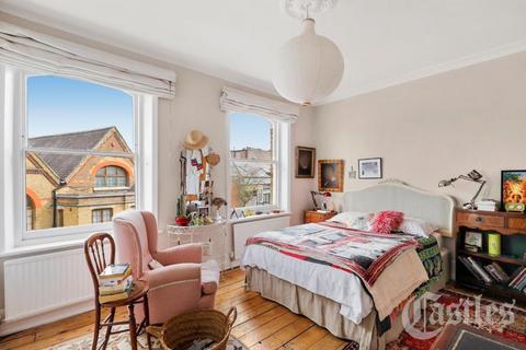 4 bedroom end of terrace house to rent, Edison Road, Crouch End, N8