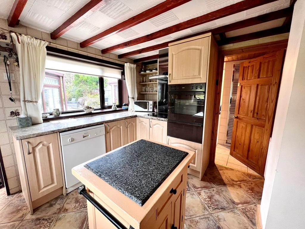 Dulais Road, Seven Sisters, Neath, Neath Port Talbot. SA10 9ER 3 bed