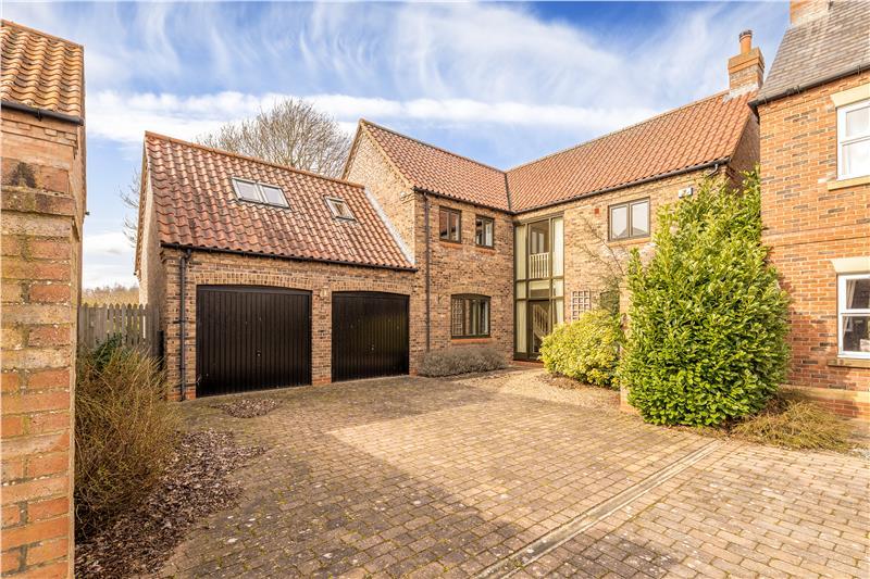 2 Hawthorn Corner, Aubourn, Lincoln, Lincolnshire, LN5 9FF 4 bed house