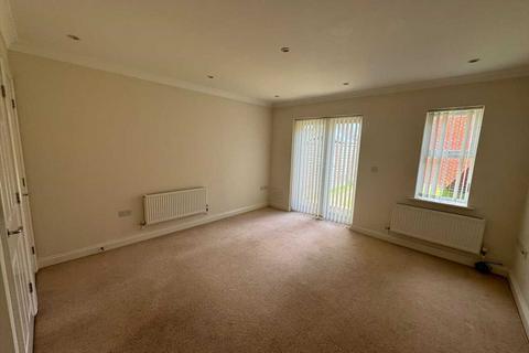 2 bedroom terraced house to rent, Park View, Whitchurch