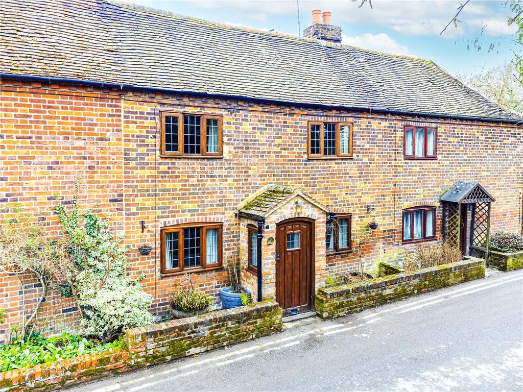 Winkwell, Bourne End 3 bed terraced house £475,000