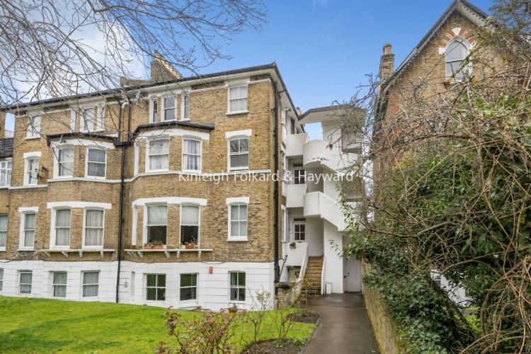 Wickham Road London SE4 1 bed apartment £1,200 pcm (£277 pw)