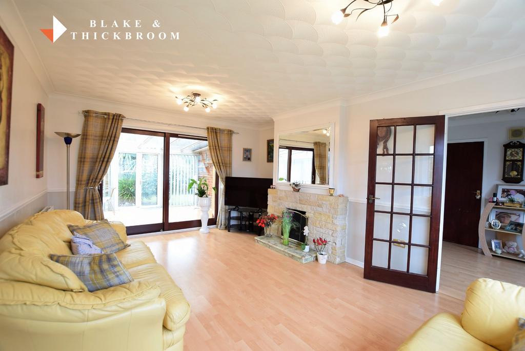 Beacon Way, St Osyth 2 bed detached bungalow for sale £340,000