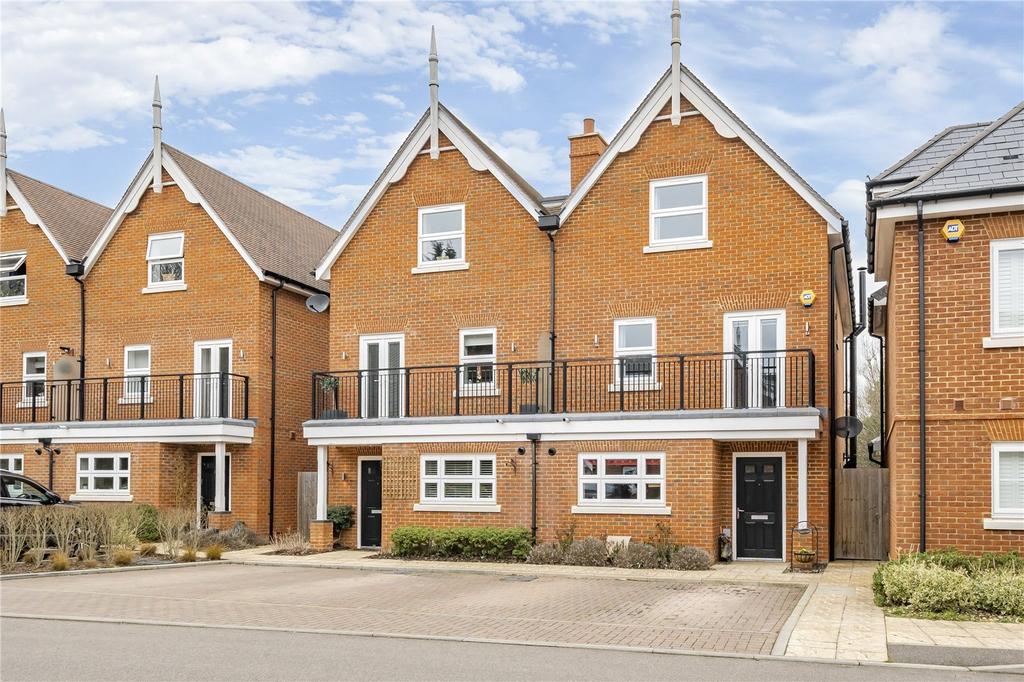 Burton Avenue, Leigh, Tonbridge, Kent 5 bed semidetached house £760,000