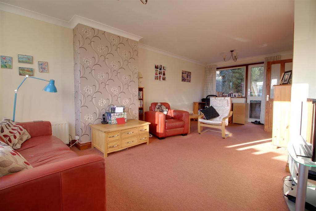 Ullswater Drive, Tilehurst, Reading, RG31 3 bed semidetached house £