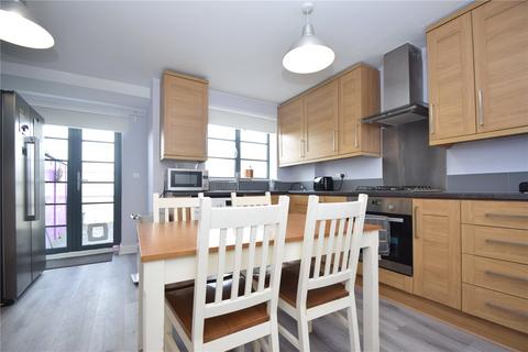 2 bedroom terraced house to rent, Green Mews, Silver End, CM8