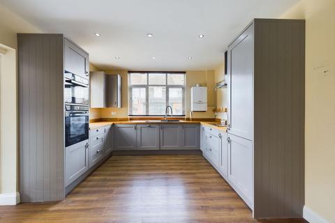 71 Chestnut Road, Northampton, NN3 2JL