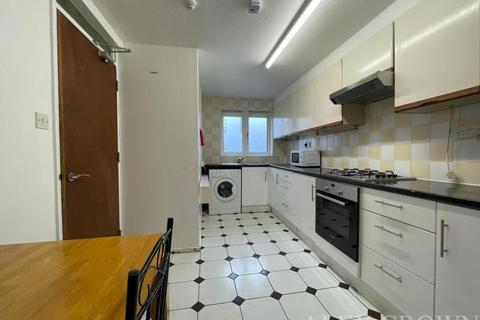 6 bedroom terraced house to rent - Corporation Street, Holloway