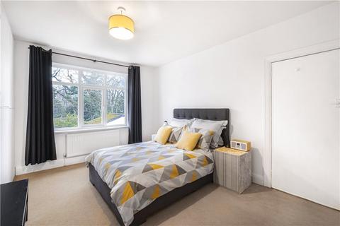 38 Wharncliffe Gardens, London, SE25 6DQ