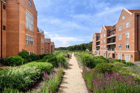 2 bedroom flat for sale, Kings Drive, Midhurst, West Sussex, GU29