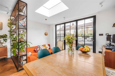 32 Gunton Road, London, SW17 9EL