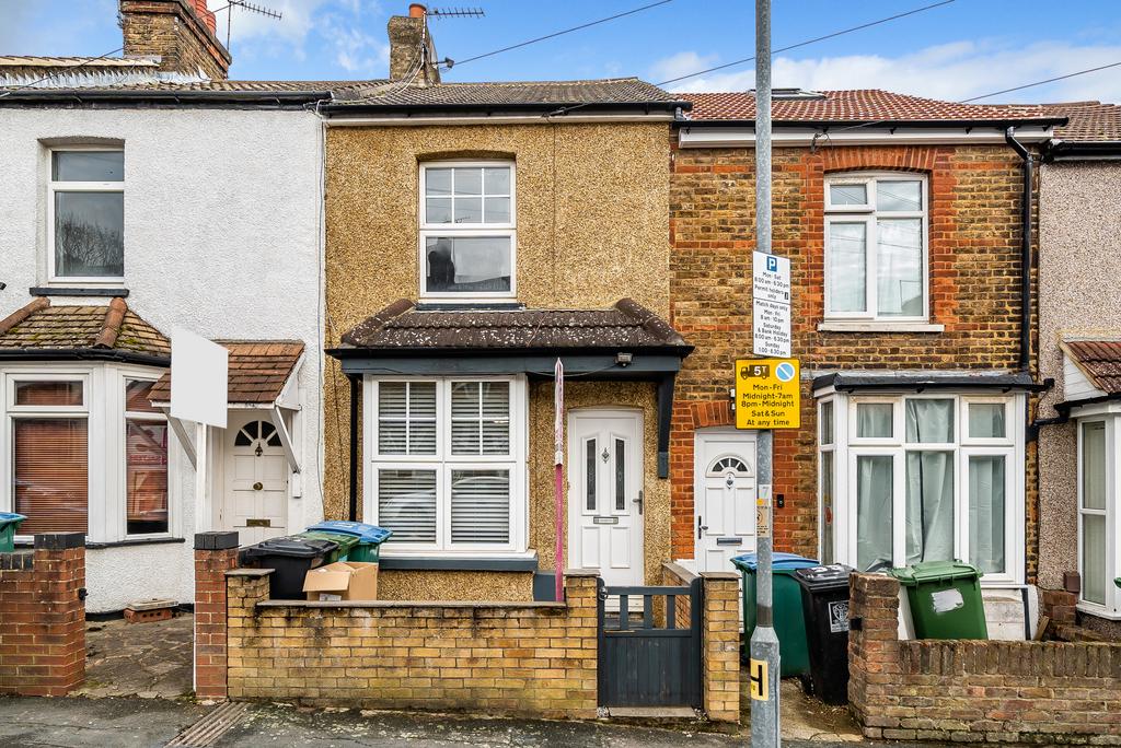 Liverpool Road, Watford, WD18 0DW 2 bed terraced house for sale £400,000