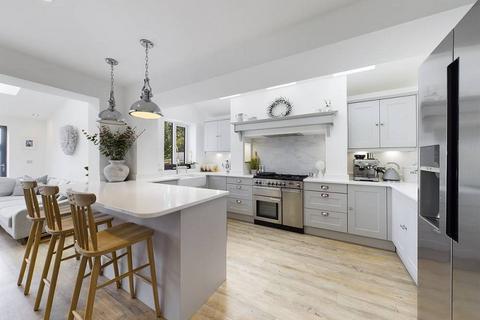25 Heol Y Bryn, Rhiwbina, Cardiff, CF14 6HX