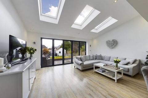 25 Heol Y Bryn, Rhiwbina, Cardiff, CF14 6HX