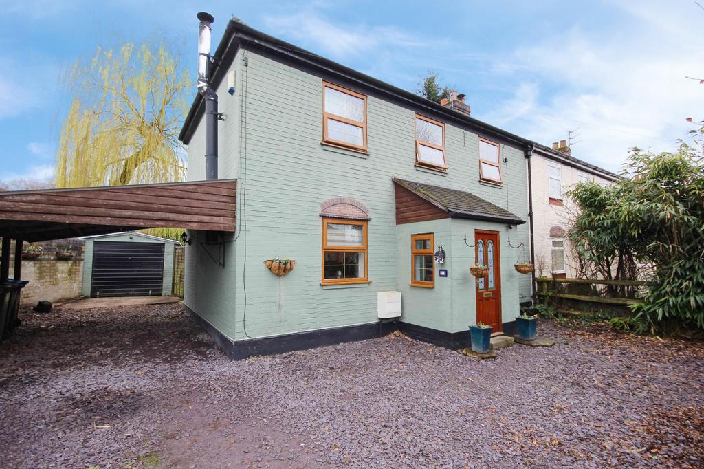 Heath Road, Weaverham, CW8 3 bed semidetached house £220,000