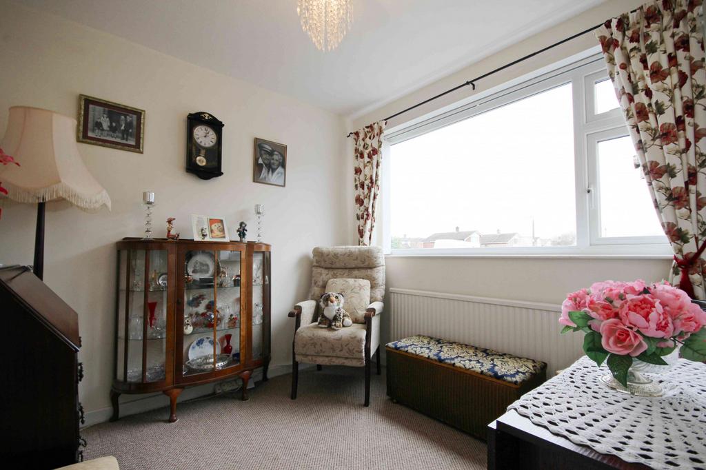 Bedroom 3/Dining Room