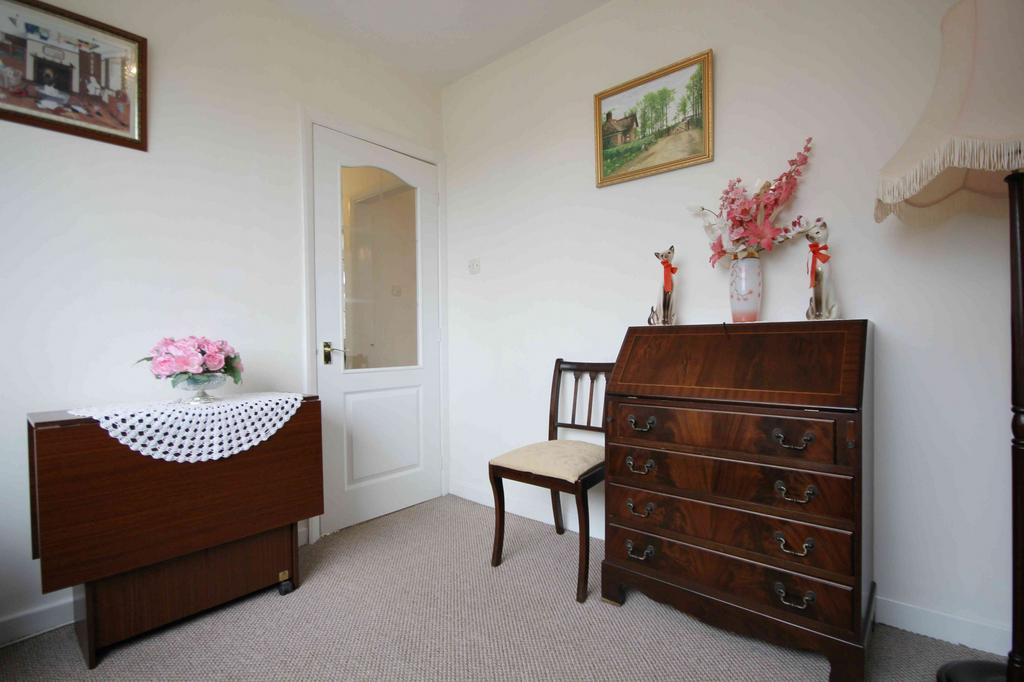 Bedroom 3/Dining Room