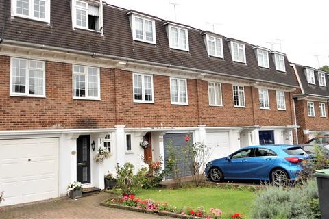 4 bedroom townhouse to rent - Lower Park Road, Loughton, Essex, IG10