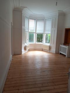 3 bedroom flat to rent, Battlefield Avenue, Battlefield, Glasgow, G42