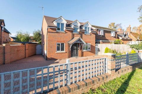 3 bedroom detached house to rent, Old Bath Road, Charvil, Reading, Berkshire