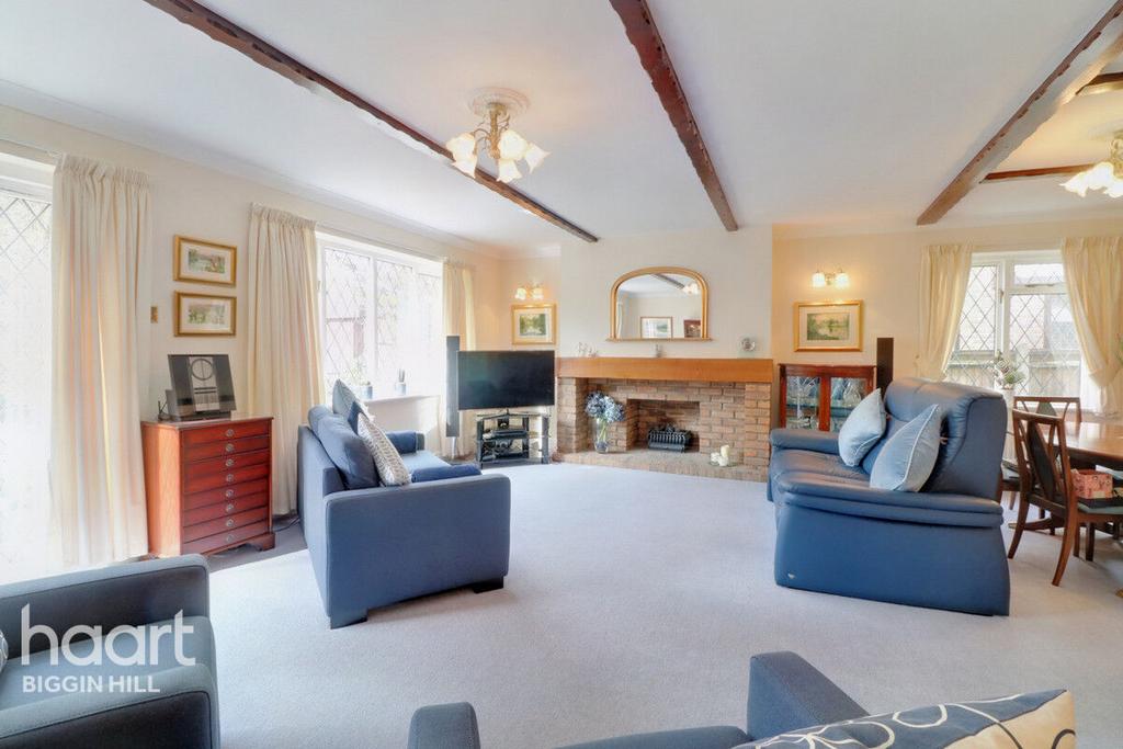 The Grove, Biggin Hill 4 bed detached house for sale £675,000
