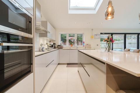 110 Kechill Gardens, Bromley, BR2 7NB