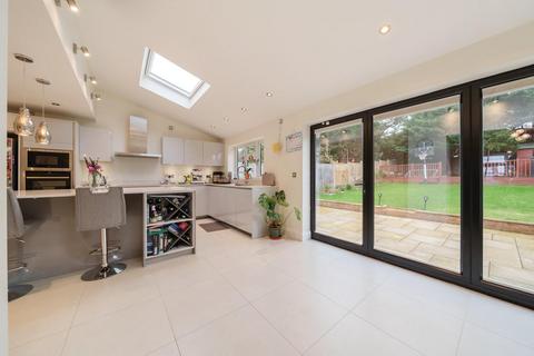 110 Kechill Gardens, Bromley, BR2 7NB