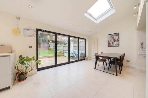 110 Kechill Gardens, Bromley, BR2 7NB