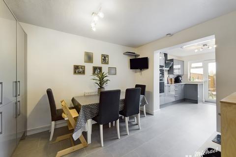 16 Hulbert End, Aylesbury, HP21 9DF