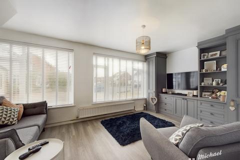 16 Hulbert End, Aylesbury, HP21 9DF
