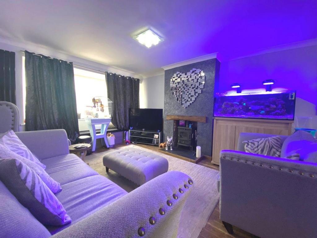 Lounge/dining room