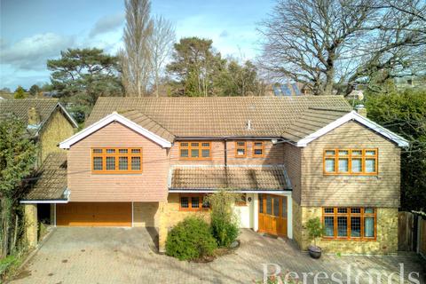 5 bedroom detached house for sale, Yevele Way, Hornchurch, RM11
