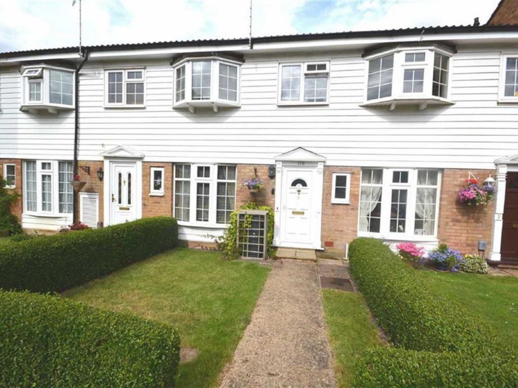 Whitehouse Avenue, Borehamwood 3 bed terraced house £550,000