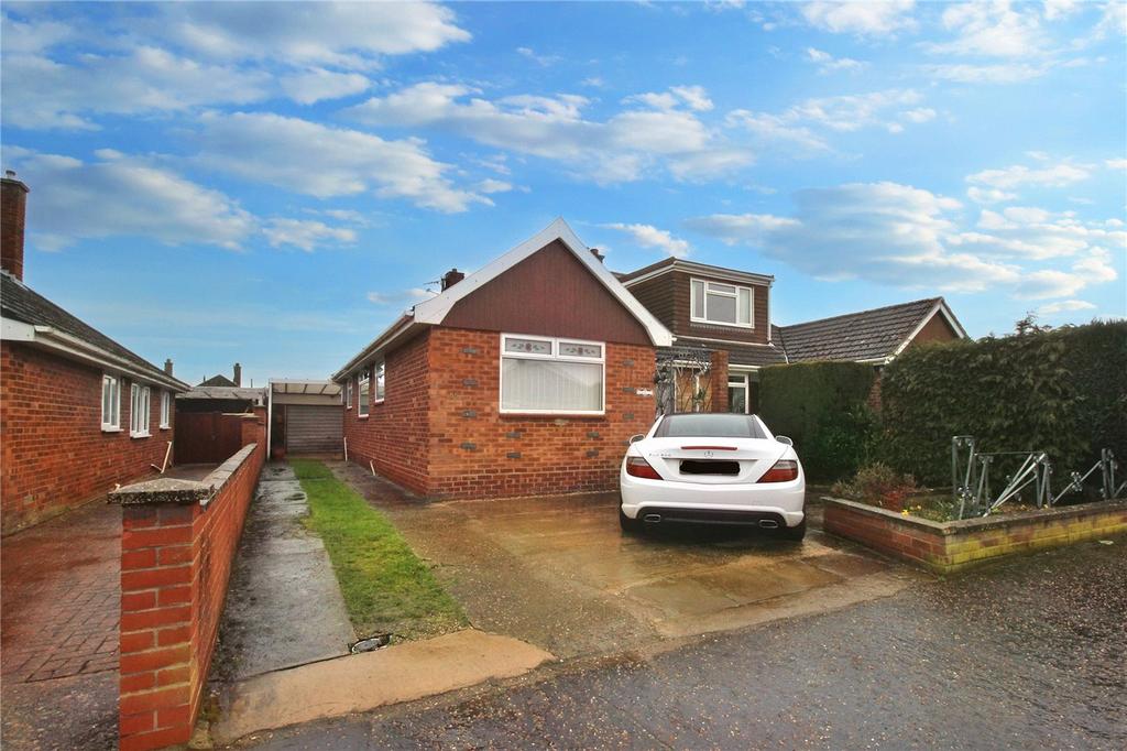 Gowing Road, Hellesdon, Norwich, Norfolk, NR6 3 bed bungalow for sale £280,000