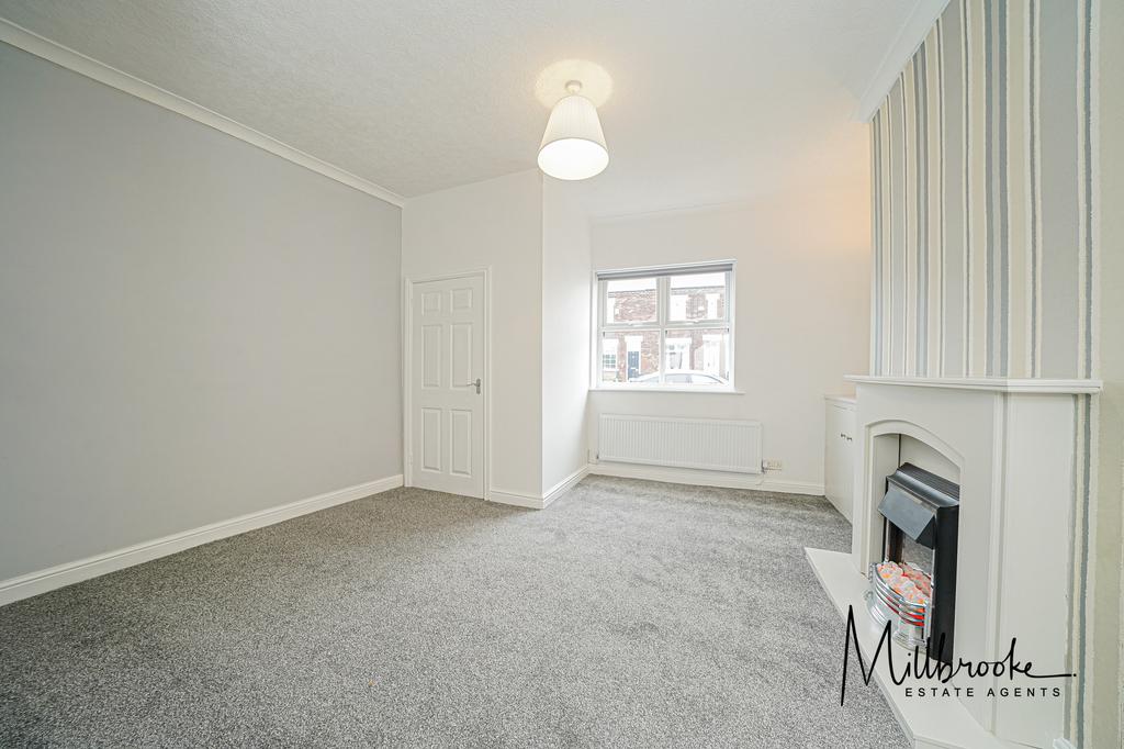 Vicars Hall Lane, Boothstown... 2 bed end of terrace house £995 pcm