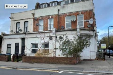 1 bedroom flat for sale - Flat 9C Oaks Court, 226-228 Cann Hall Road, London, E11 3NF