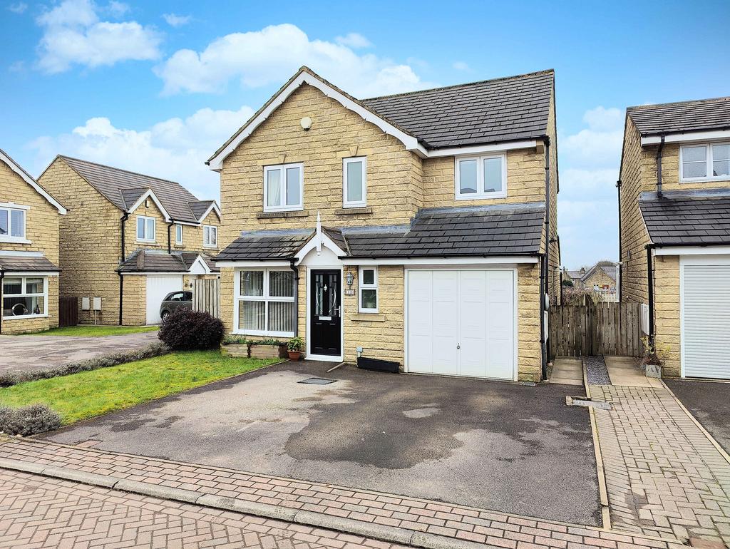 Highcliffe Court, Shelf HX3 4 bed detached house for sale £325,000