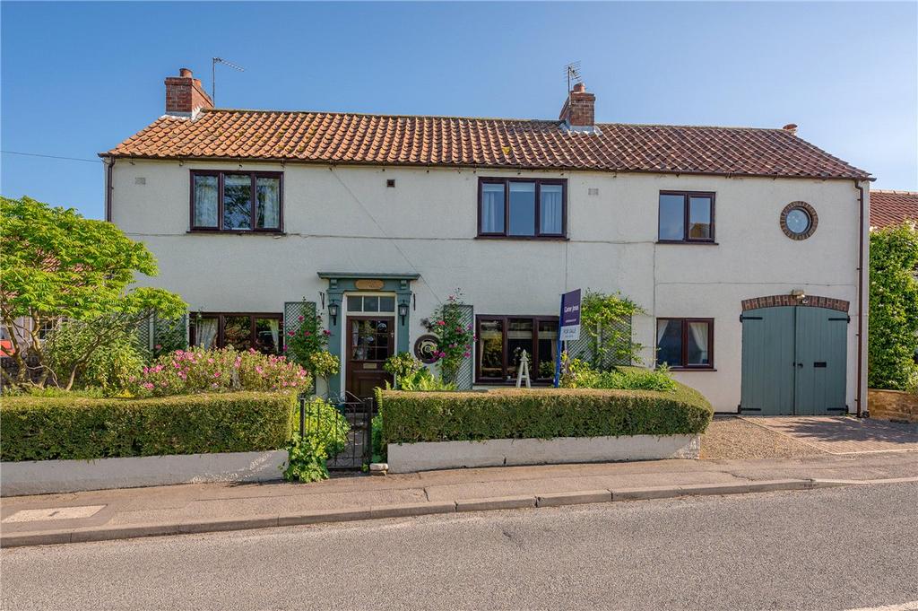 Low Street, Thornton Le Clay, York, North Yorkshire, YO60 4 bed house