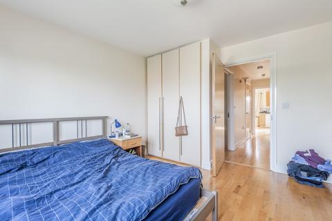 2 bedroom flat to rent - Elmfield Road Balham SW17
