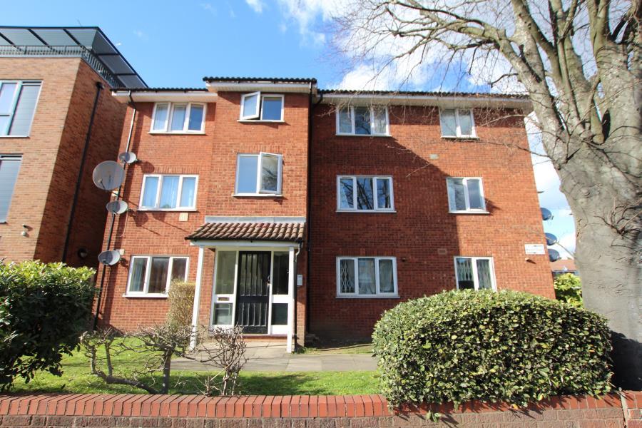 Belvoir Court, Kenton, HA3 8AB 1 bed flat £250,000