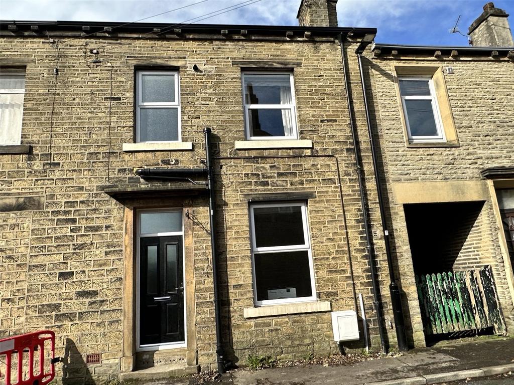 Ingram Street, Savile Park, Halifax, HX1 2 bed terraced house £550