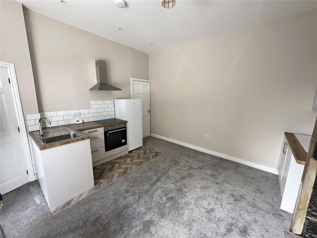 Ingram Street, Savile Park, Halifax, HX1 2 bed terraced house £550